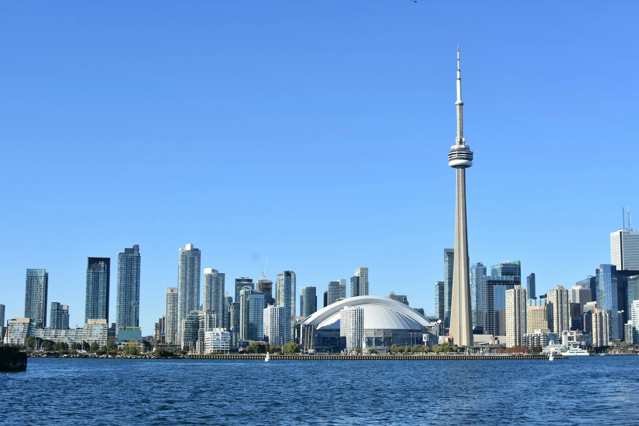 Toronto silüeti ve CN Kulesi